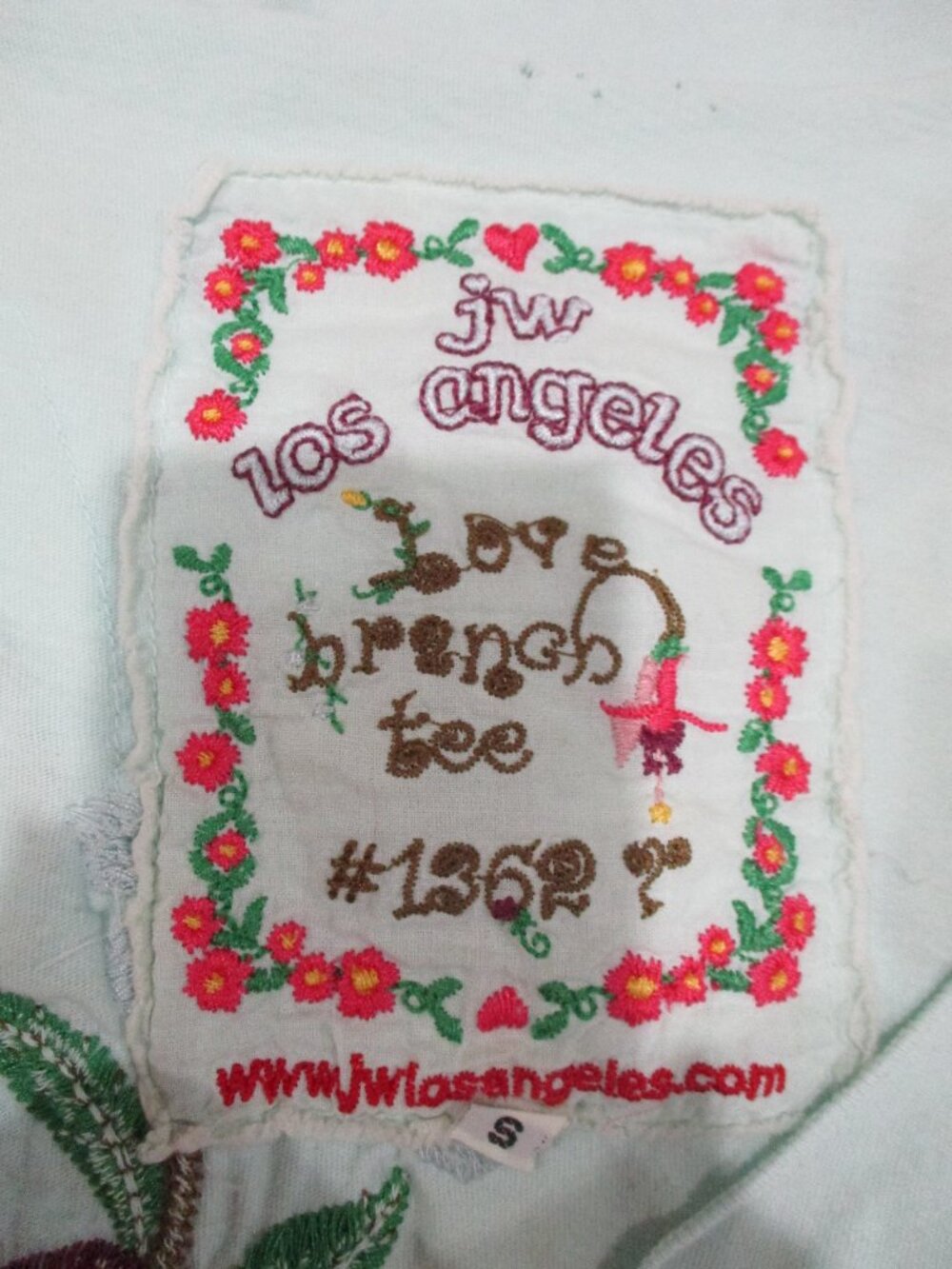 Johnny Was Love Branch Tee V-Neck Embroidered Applique Tee - Picture 5 of 6